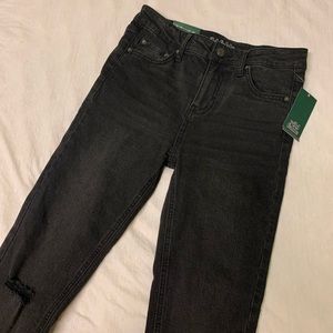 NWT black skinny jeans